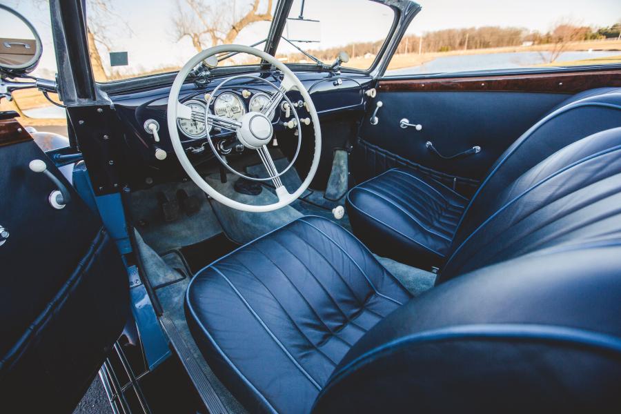 Интерьер BMW 327 Convertible 1937 года  (фото 9 из 31)